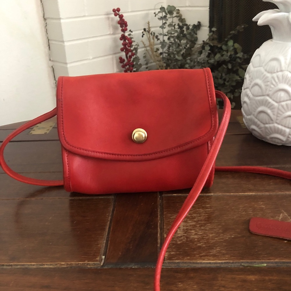Vintage red Coach Chrystie. 90’s!